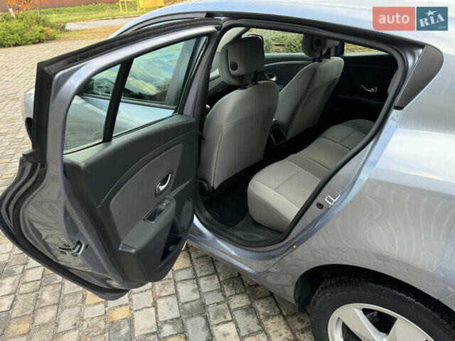 Серый Рено Меган, объемом двигателя 1.6 л и пробегом 153 тыс. км за 7650 $, фото 24 на Automoto.ua