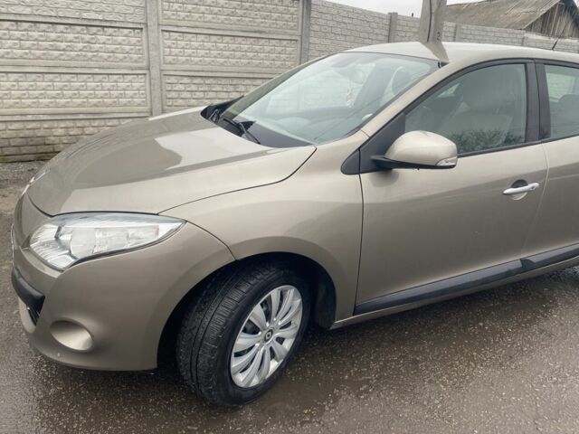 Сірий Рено Меган, об'ємом двигуна 1.5 л та пробігом 230 тис. км за 7000 $, фото 2 на Automoto.ua