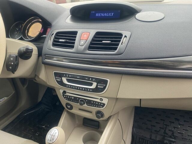 Сірий Рено Меган, об'ємом двигуна 1.5 л та пробігом 230 тис. км за 7000 $, фото 3 на Automoto.ua