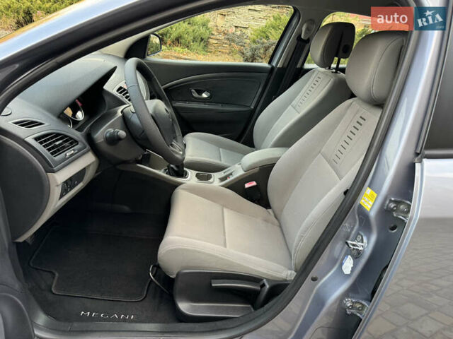 Серый Рено Меган, объемом двигателя 1.6 л и пробегом 153 тыс. км за 7650 $, фото 21 на Automoto.ua
