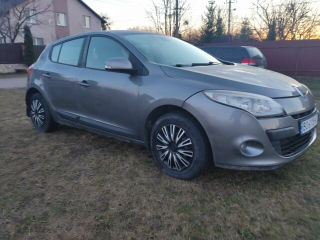 Серый Рено Меган, объемом двигателя 1.5 л и пробегом 290 тыс. км за 5300 $, фото 1 на Automoto.ua