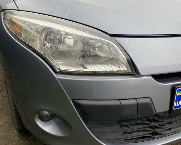 Сірий Рено Меган, об'ємом двигуна 1.6 л та пробігом 203 тис. км за 7450 $, фото 5 на Automoto.ua