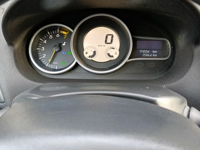 Сірий Рено Меган, об'ємом двигуна 1.6 л та пробігом 176 тис. км за 6700 $, фото 7 на Automoto.ua