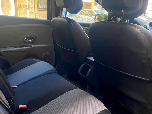 Сірий Рено Меган, об'ємом двигуна 1.5 л та пробігом 275 тис. км за 4100 $, фото 5 на Automoto.ua