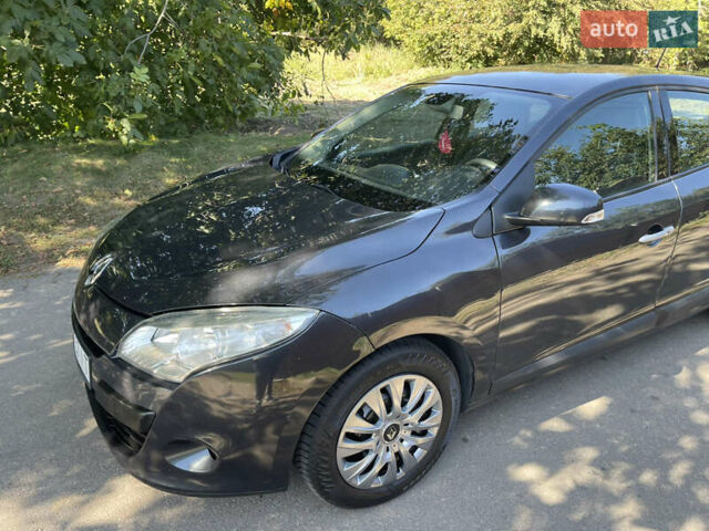 Сірий Рено Меган, об'ємом двигуна 1.5 л та пробігом 270 тис. км за 5800 $, фото 25 на Automoto.ua