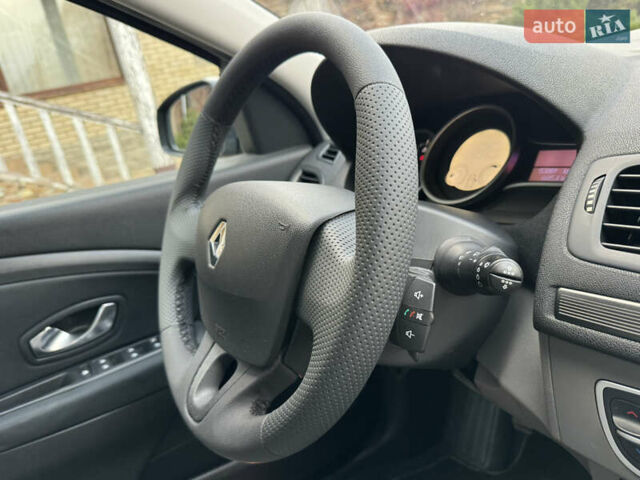 Серый Рено Меган, объемом двигателя 1.6 л и пробегом 153 тыс. км за 7650 $, фото 38 на Automoto.ua