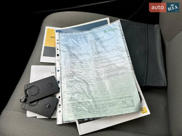 Серый Рено Меган, объемом двигателя 1.6 л и пробегом 153 тыс. км за 7650 $, фото 50 на Automoto.ua