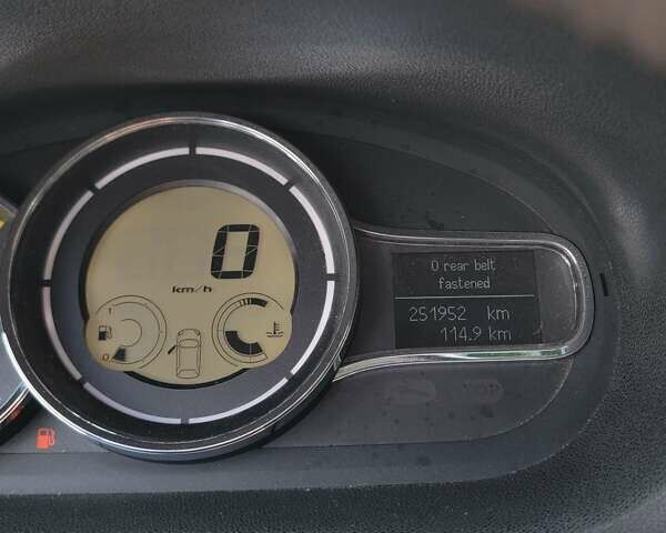 Сірий Рено Меган, об'ємом двигуна 1.6 л та пробігом 251 тис. км за 5850 $, фото 7 на Automoto.ua