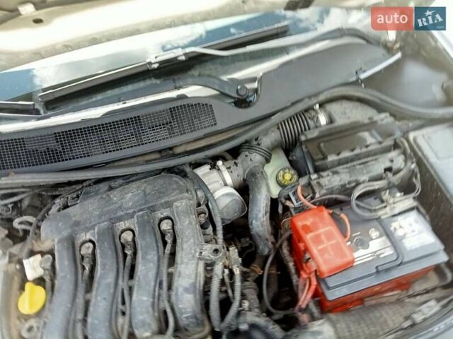 Серый Рено Меган, объемом двигателя 1.6 л и пробегом 277 тыс. км за 4600 $, фото 11 на Automoto.ua