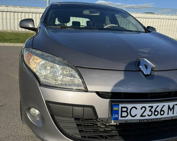 Серый Рено Меган, объемом двигателя 1.9 л и пробегом 238 тыс. км за 5400 $, фото 24 на Automoto.ua