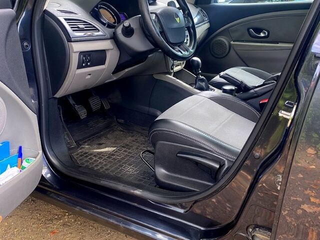 Сірий Рено Меган, об'ємом двигуна 1.5 л та пробігом 275 тис. км за 4100 $, фото 3 на Automoto.ua