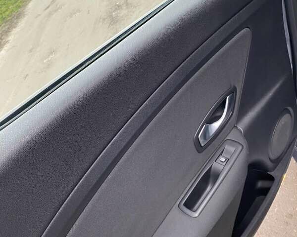 Сірий Рено Меган, об'ємом двигуна 1.6 л та пробігом 203 тис. км за 7450 $, фото 9 на Automoto.ua