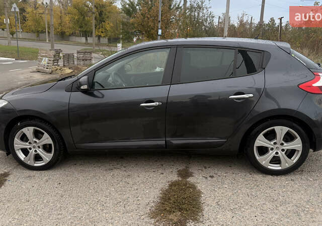 Рено Меган 2008 в Харькове на Automoto.ua Серый Рено Меган, объемом двигателя 1.6 л и пробегом 192 тыс. км за 6000 $, фото 6 на Automoto.ua