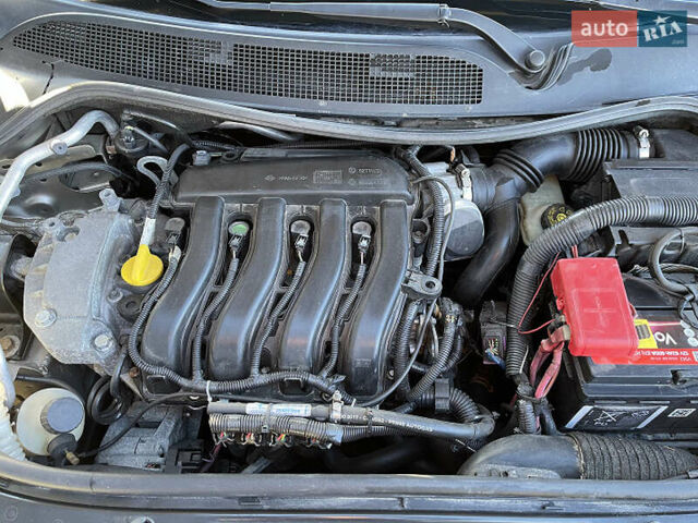 Серый Рено Меган, объемом двигателя 1.6 л и пробегом 188 тыс. км за 4400 $, фото 11 на Automoto.ua