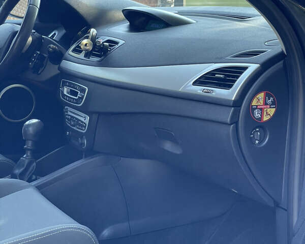 Сірий Рено Меган, об'ємом двигуна 1.5 л та пробігом 270 тис. км за 5800 $, фото 108 на Automoto.ua