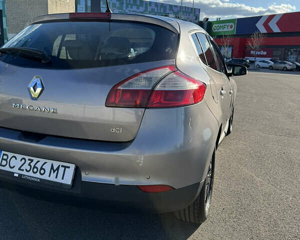 Серый Рено Меган, объемом двигателя 1.9 л и пробегом 238 тыс. км за 5400 $, фото 9 на Automoto.ua