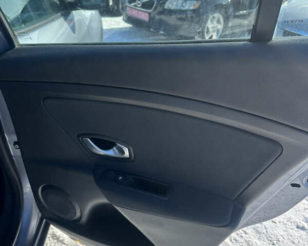 Сірий Рено Меган, об'ємом двигуна 1.6 л та пробігом 199 тис. км за 5100 $, фото 12 на Automoto.ua