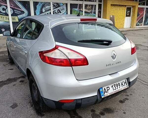 Серый Рено Меган, объемом двигателя 1.6 л и пробегом 176 тыс. км за 6700 $, фото 4 на Automoto.ua