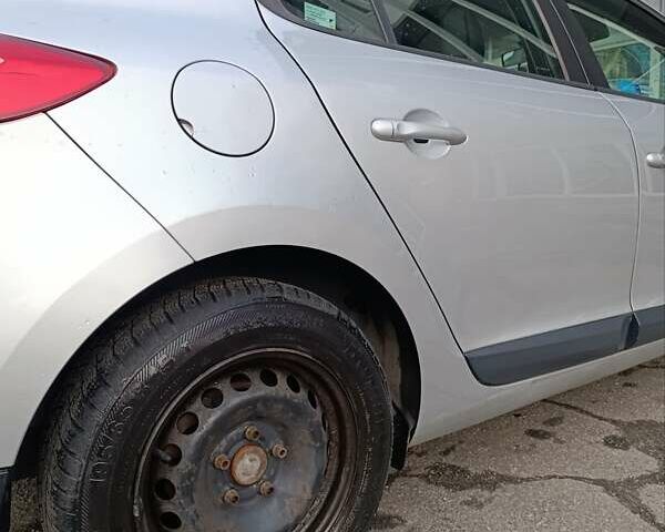 Серый Рено Меган, объемом двигателя 1.6 л и пробегом 176 тыс. км за 6700 $, фото 7 на Automoto.ua