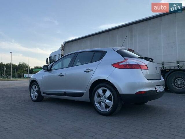 Серый Рено Меган, объемом двигателя 1.6 л и пробегом 140 тыс. км за 7300 $, фото 9 на Automoto.ua
