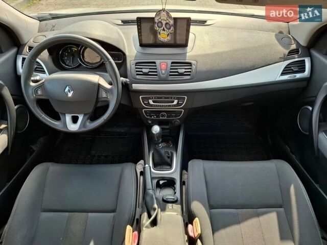 Серый Рено Меган, объемом двигателя 1.9 л и пробегом 204 тыс. км за 5750 $, фото 16 на Automoto.ua