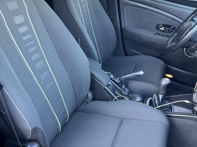 Серый Рено Меган, объемом двигателя 1.5 л и пробегом 248 тыс. км за 5999 $, фото 6 на Automoto.ua