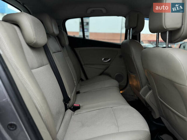 Серый Рено Меган, объемом двигателя 1.9 л и пробегом 251 тыс. км за 5500 $, фото 8 на Automoto.ua