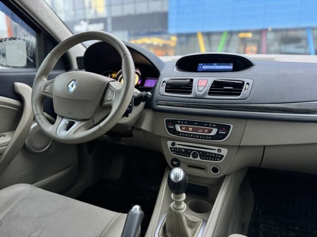 Серый Рено Меган, объемом двигателя 1.9 л и пробегом 251 тыс. км за 5850 $, фото 17 на Automoto.ua