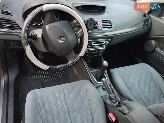 Серый Рено Меган, объемом двигателя 1.46 л и пробегом 290 тыс. км за 4800 $, фото 4 на Automoto.ua