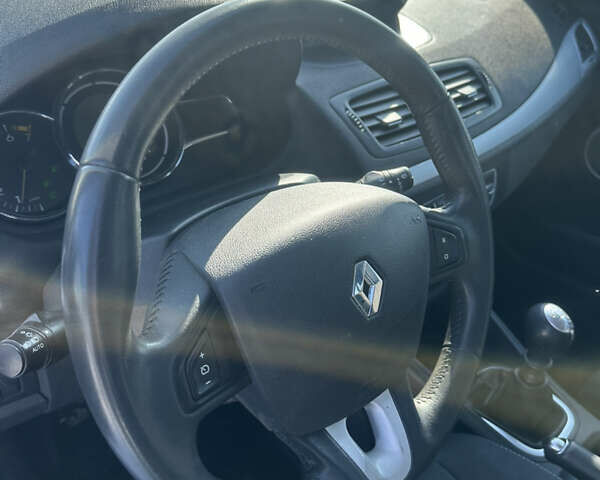 Сірий Рено Меган, об'ємом двигуна 1.6 л та пробігом 199 тис. км за 5100 $, фото 16 на Automoto.ua