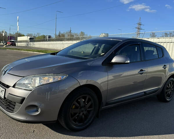 Серый Рено Меган, объемом двигателя 1.9 л и пробегом 238 тыс. км за 5400 $, фото 27 на Automoto.ua