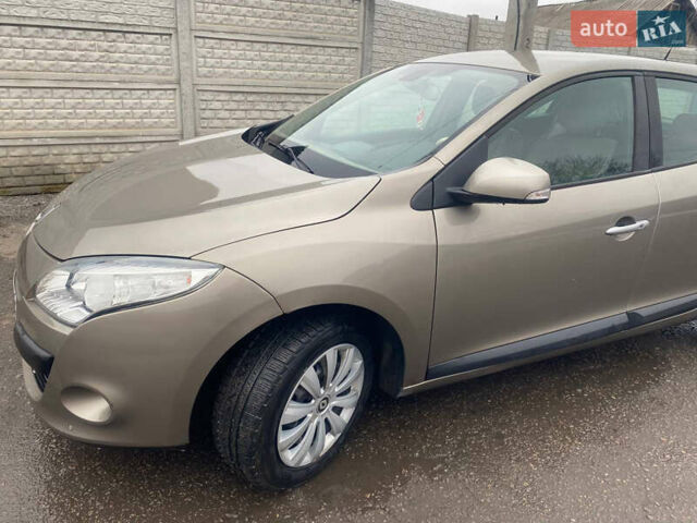 Серый Рено Меган, объемом двигателя 1.46 л и пробегом 230 тыс. км за 6999 $, фото 1 на Automoto.ua