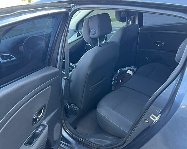 Рено Меган 2008 в Владимир-Волынский на Automoto.ua Серый Рено Меган, объемом двигателя 1.5 л и пробегом 248 тыс. км за 6100 $, фото 19 на Automoto.ua