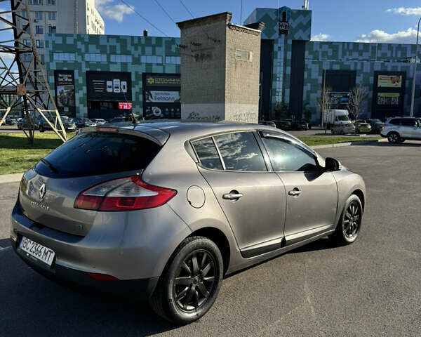 Серый Рено Меган, объемом двигателя 1.9 л и пробегом 238 тыс. км за 5400 $, фото 21 на Automoto.ua