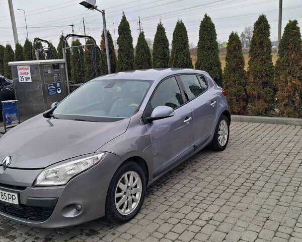 Серый Рено Меган, объемом двигателя 1.9 л и пробегом 350 тыс. км за 3950 $, фото 6 на Automoto.ua