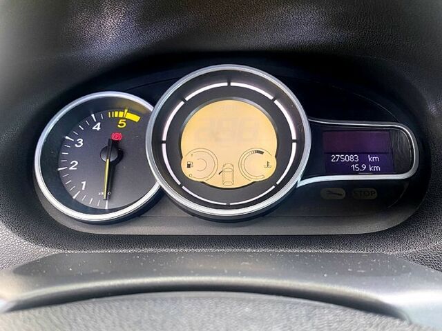 Сірий Рено Меган, об'ємом двигуна 1.5 л та пробігом 275 тис. км за 4100 $, фото 4 на Automoto.ua