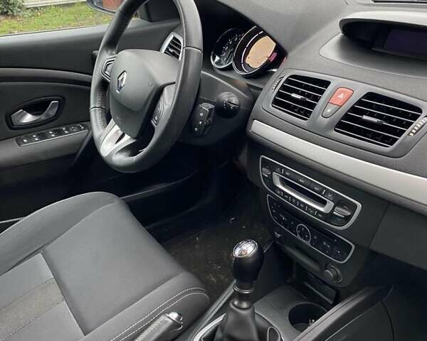 Сірий Рено Меган, об'ємом двигуна 1.6 л та пробігом 203 тис. км за 7450 $, фото 8 на Automoto.ua