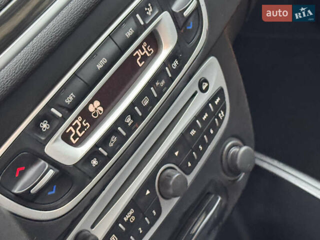 Серый Рено Меган, объемом двигателя 1.6 л и пробегом 193 тыс. км за 5999 $, фото 37 на Automoto.ua