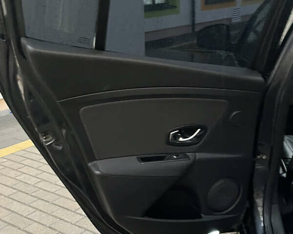 Серый Рено Меган, объемом двигателя 1.46 л и пробегом 288 тыс. км за 5050 $, фото 12 на Automoto.ua