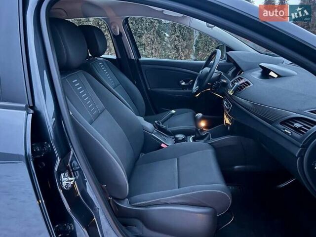 Сірий Рено Меган, об'ємом двигуна 1.6 л та пробігом 186 тис. км за 6900 $, фото 64 на Automoto.ua