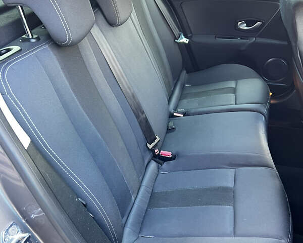 Сірий Рено Меган, об'ємом двигуна 1.6 л та пробігом 198 тис. км за 6750 $, фото 22 на Automoto.ua