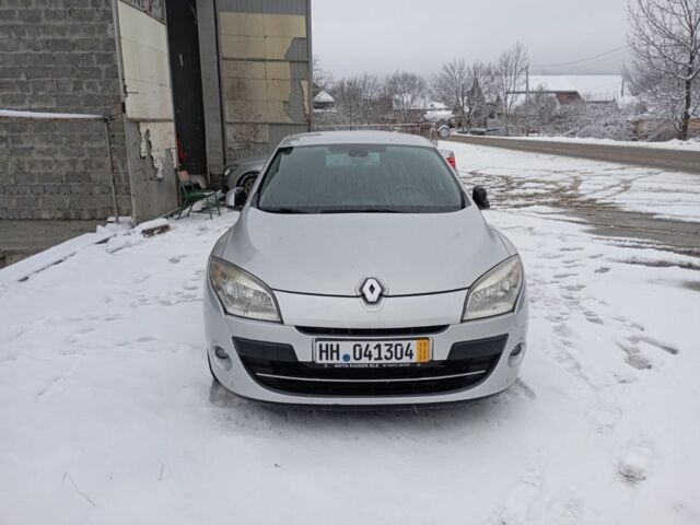 Серый Рено Меган, объемом двигателя 1.6 л и пробегом 176 тыс. км за 5750 $, фото 1 на Automoto.ua