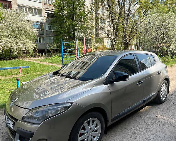 Серый Рено Меган, объемом двигателя 1.6 л и пробегом 170 тыс. км за 7150 $, фото 12 на Automoto.ua