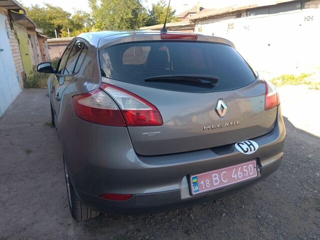 Серый Рено Меган, объемом двигателя 1.6 л и пробегом 203 тыс. км за 6990 $, фото 2 на Automoto.ua