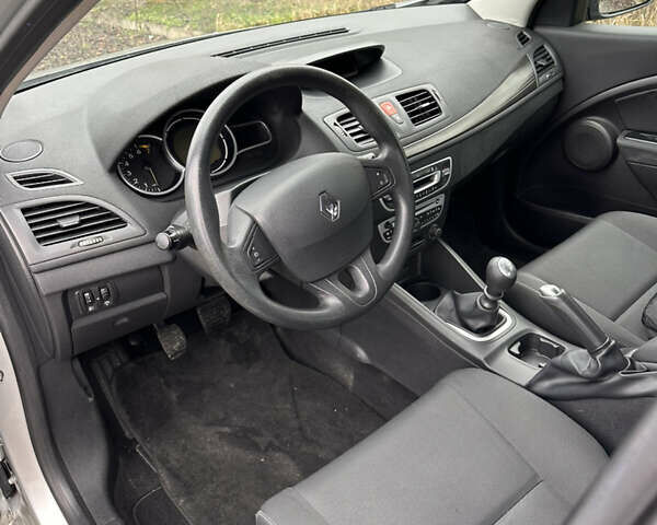 Серый Рено Меган, объемом двигателя 1.6 л и пробегом 170 тыс. км за 6500 $, фото 12 на Automoto.ua