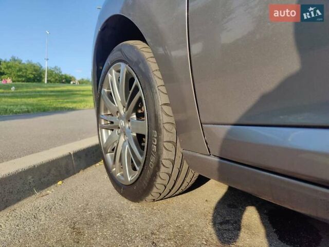 Рено Меган 2009 в Виннице на Automoto.ua Серый Рено Меган, объемом двигателя 1.5 л и пробегом 242 тыс. км за 6950 $, фото 9 на Automoto.ua