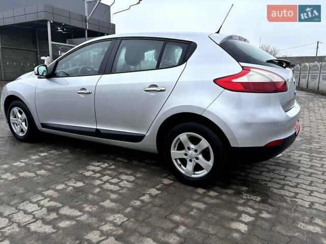 Сірий Рено Меган, об'ємом двигуна 1.6 л та пробігом 265 тис. км за 6100 $, фото 20 на Automoto.ua