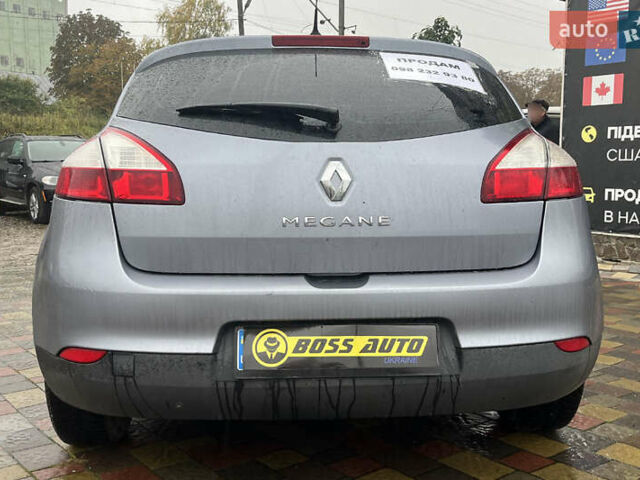 Рено Меган 2009 в Стрые на Automoto.ua Серый Рено Меган, объемом двигателя 1.6 л и пробегом 131 тыс. км за 6999 $, фото 5 на Automoto.ua