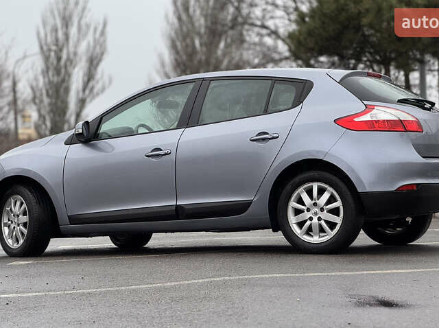 Серый Рено Меган, объемом двигателя 1.6 л и пробегом 193 тыс. км за 5999 $, фото 15 на Automoto.ua