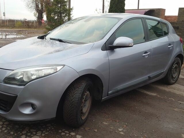 Серый Рено Меган, объемом двигателя 1.6 л и пробегом 168 тыс. км за 5300 $, фото 1 на Automoto.ua